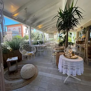 3* Couette-café Americana House